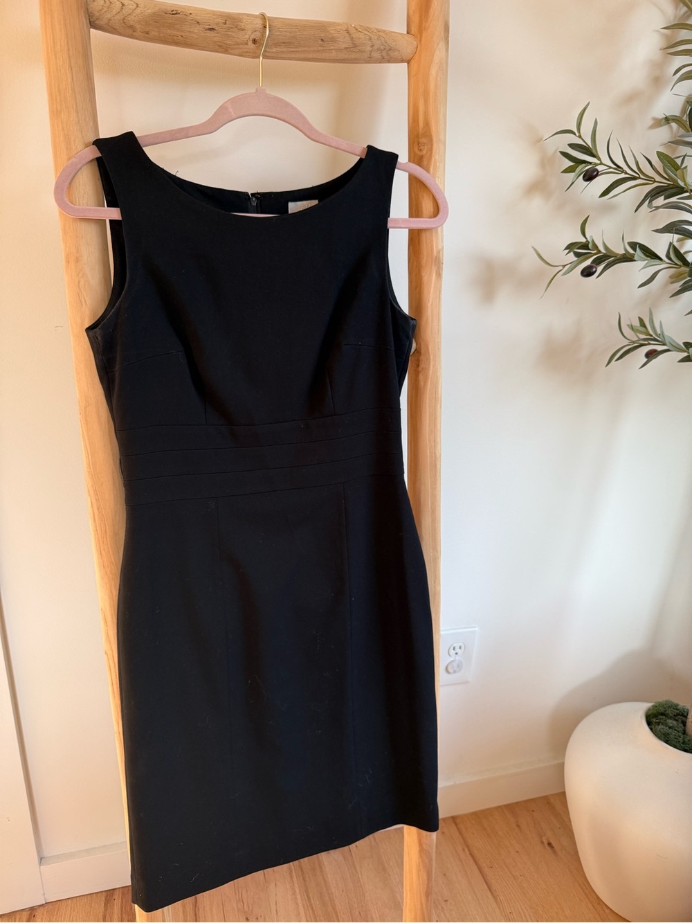 This H&M sleeveless black dress. Size 8
